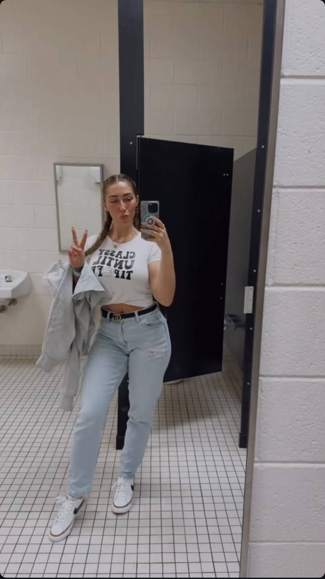 I’m only interested in a serious relationship with a mature man, I don’t take money for sex, no games must be ready for a din - Image 2